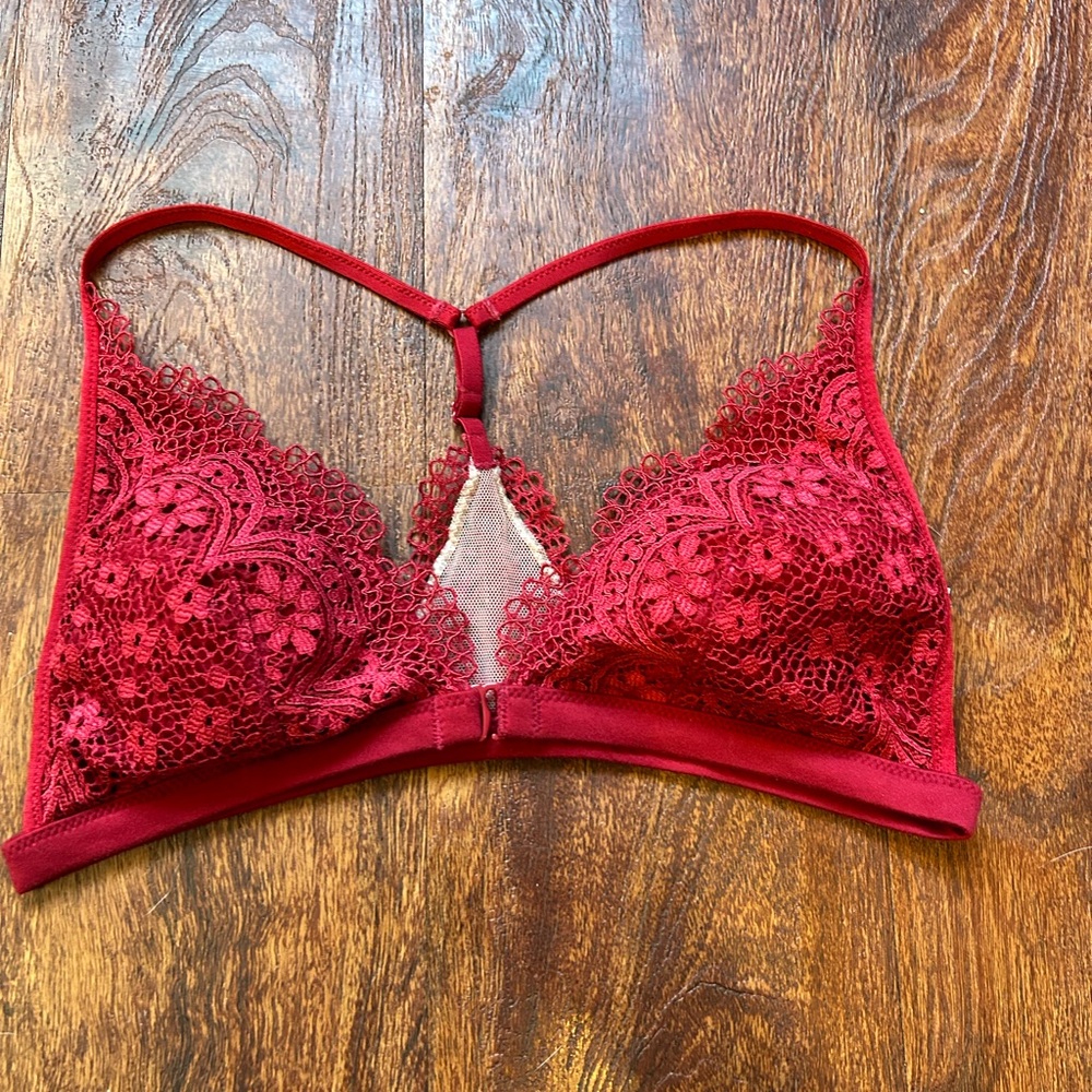Victoria secret bra size medium
